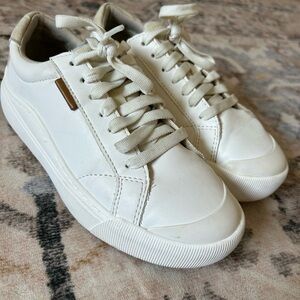 Dr. Scholls Time Off White Leather Sneakers